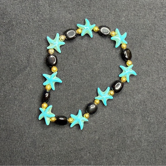 Black Onyx and  Howlite gemstone bracelet handmade stretchy - Picture 5 of 5